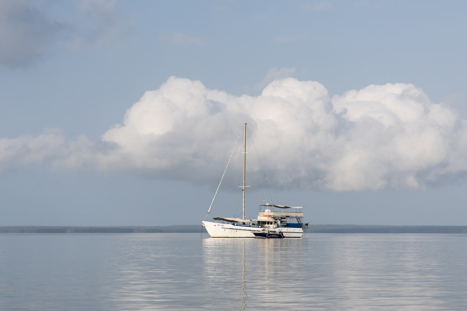 Grace & Munro Bought A Boat